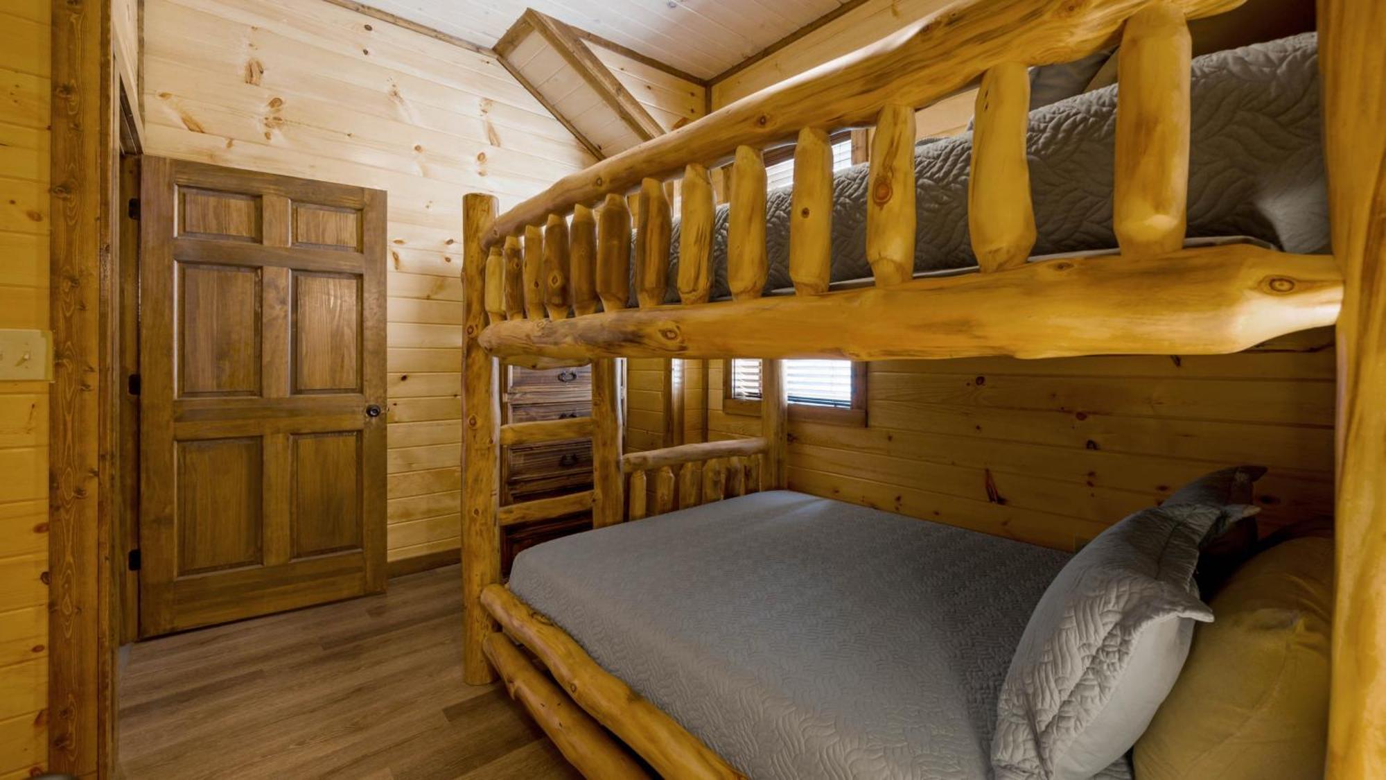 Hébergement de vacances Liberty - Family Getaway With Pool, Hot Tub, Arcade & Dogs Pigeon Forge