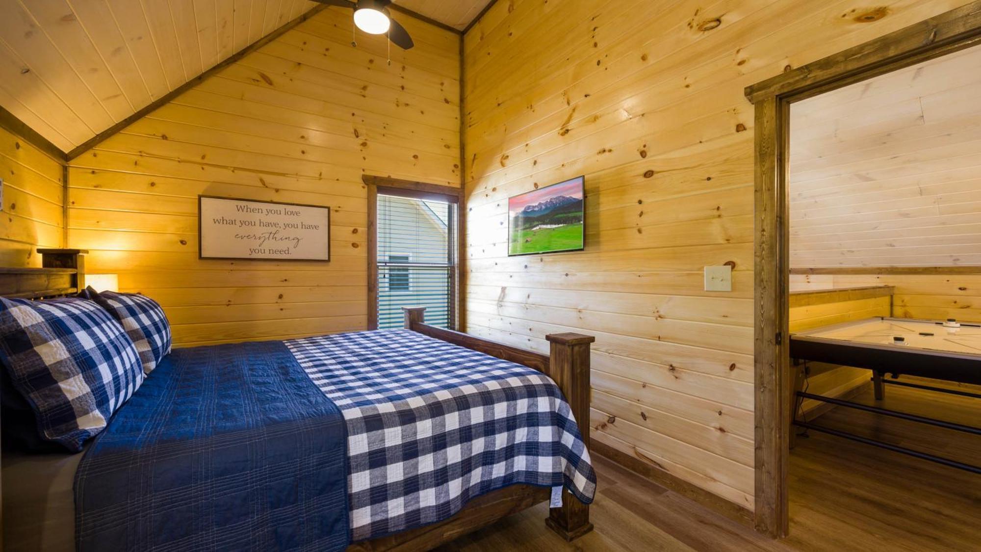 Hébergement de vacances Liberty - Family Getaway With Pool, Hot Tub, Arcade & Dogs *